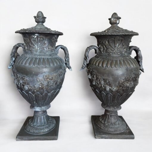 Monumental Vintage Urn With Lid Classic Cast Bronze Verdigris Patinated - a Pair - Image 4