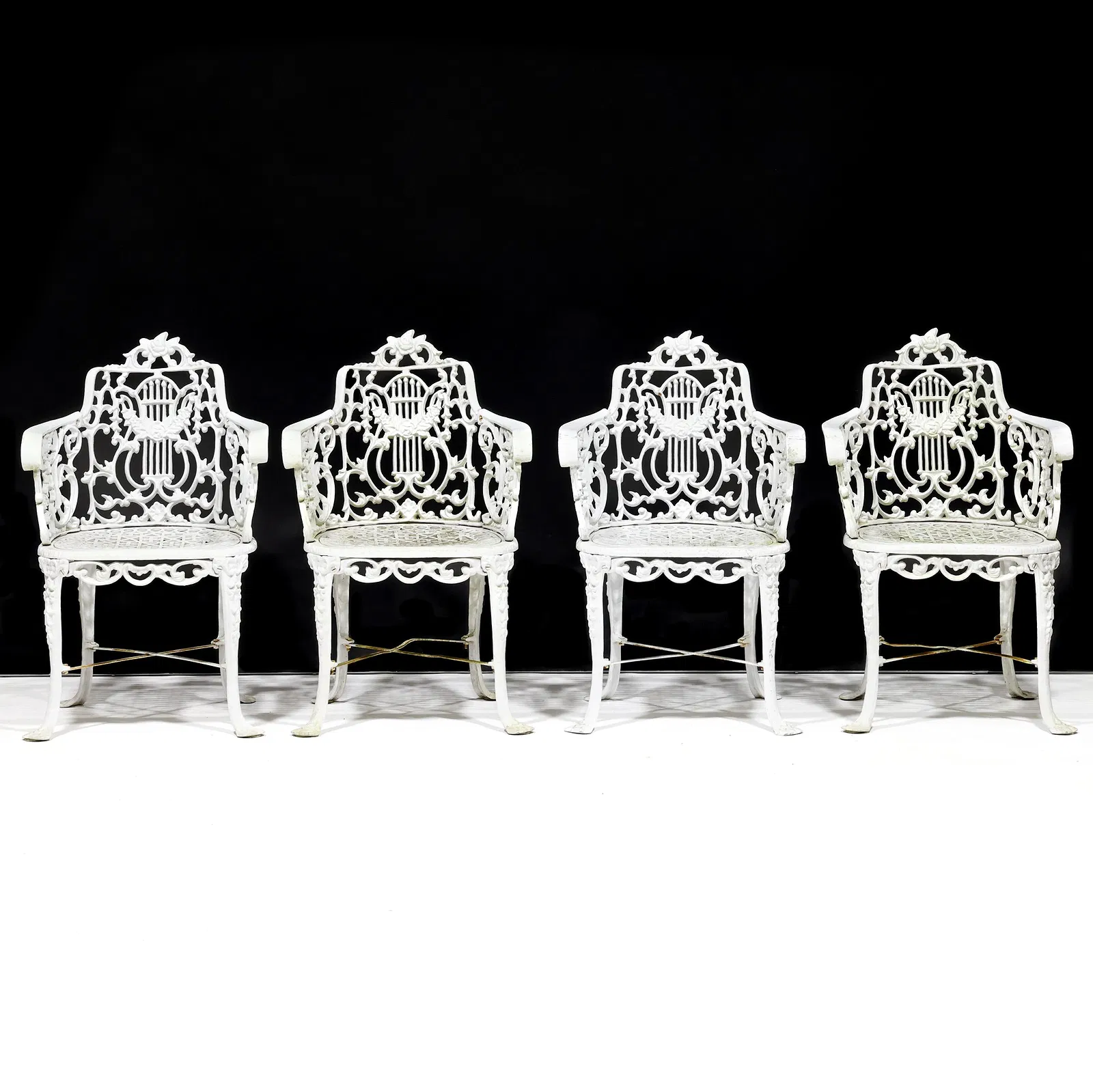 Set of 4 Aluminum Patio Chairs and Table - Image 4