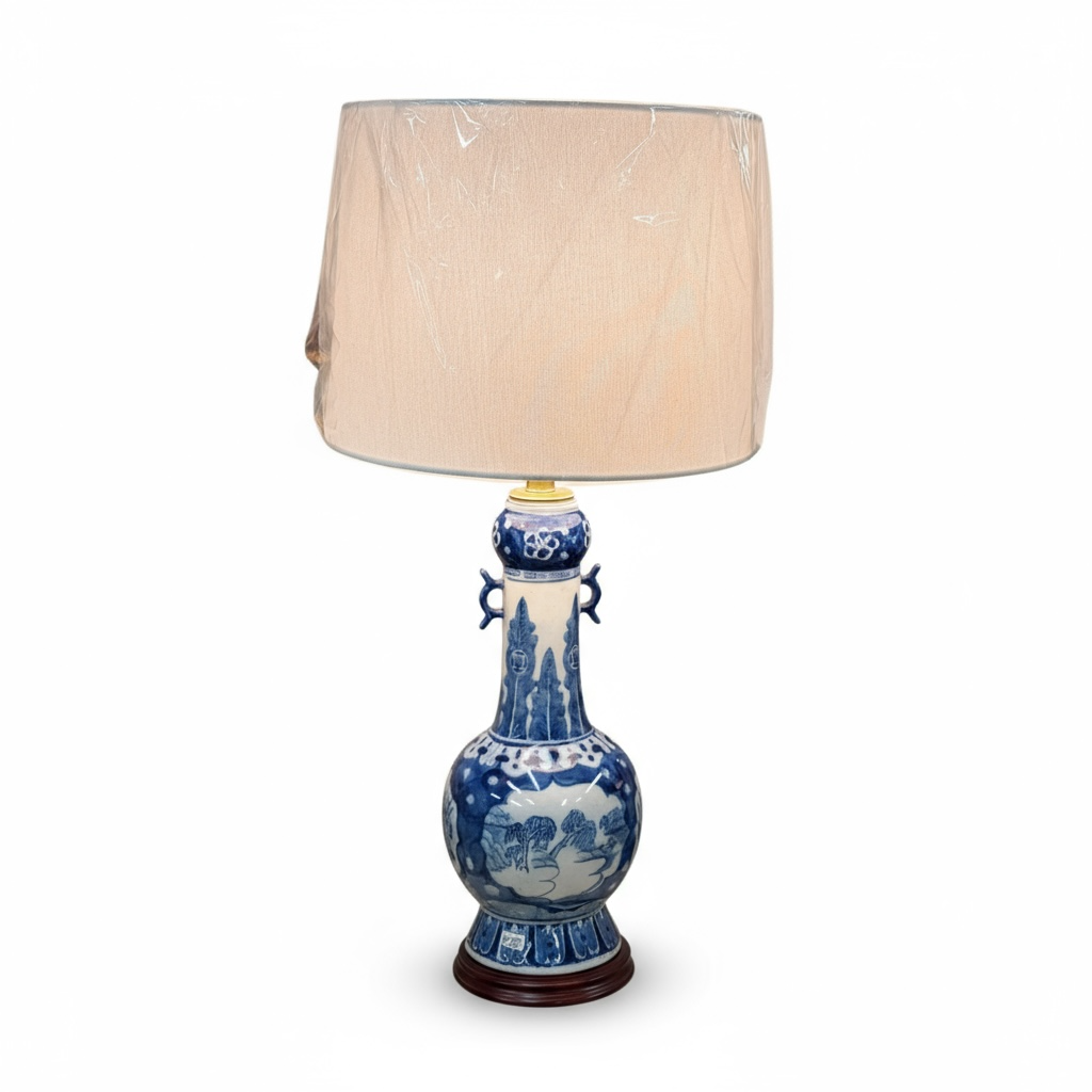 Pair of Blue & White Porcelain Table Lamps - Image 3