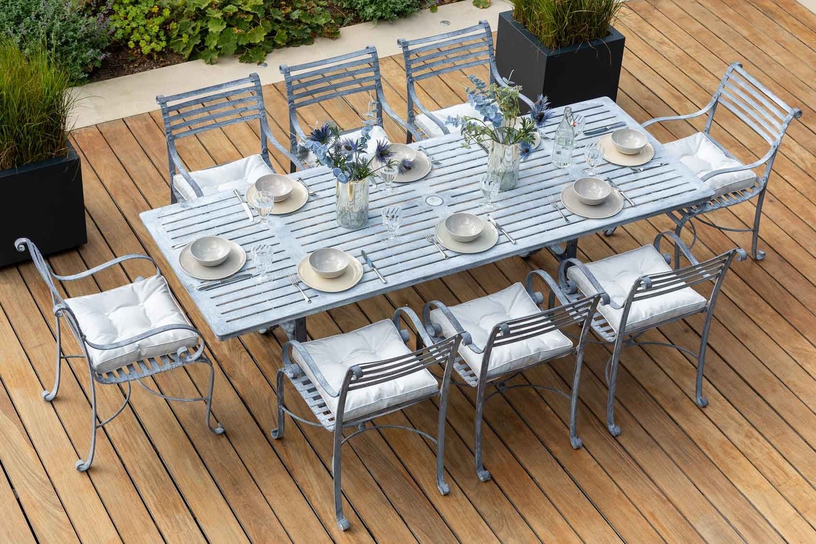 Garden English Steel Table and Chairs - Image 2