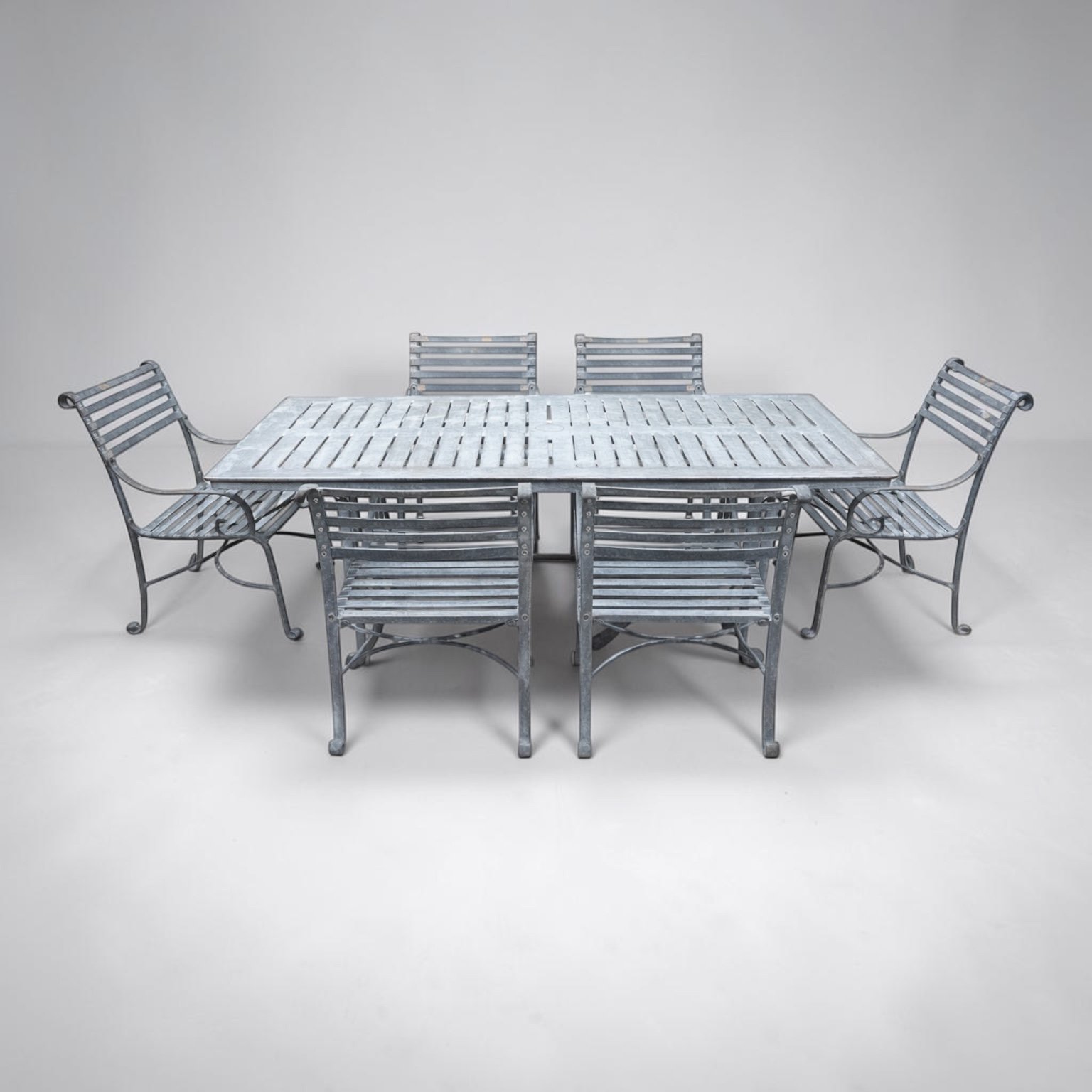 Garden English Steel Table and Chairs - Image 4